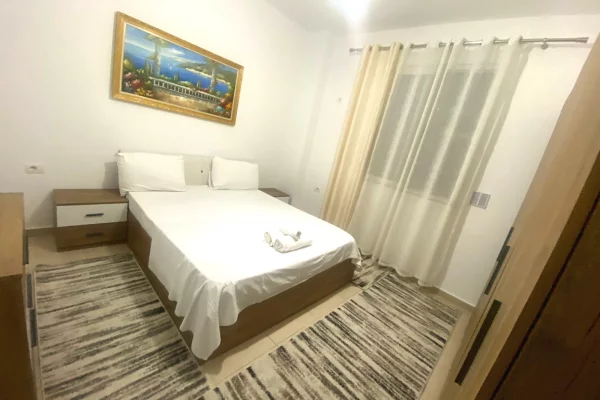 Shtepi me qera 2+1 ne Tirane - 60,000 Leke