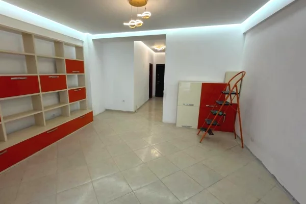 OKAZION!!-Ish Dogana, Apartament 2+1+2 ne SHITJE-. Me Hipoteke!