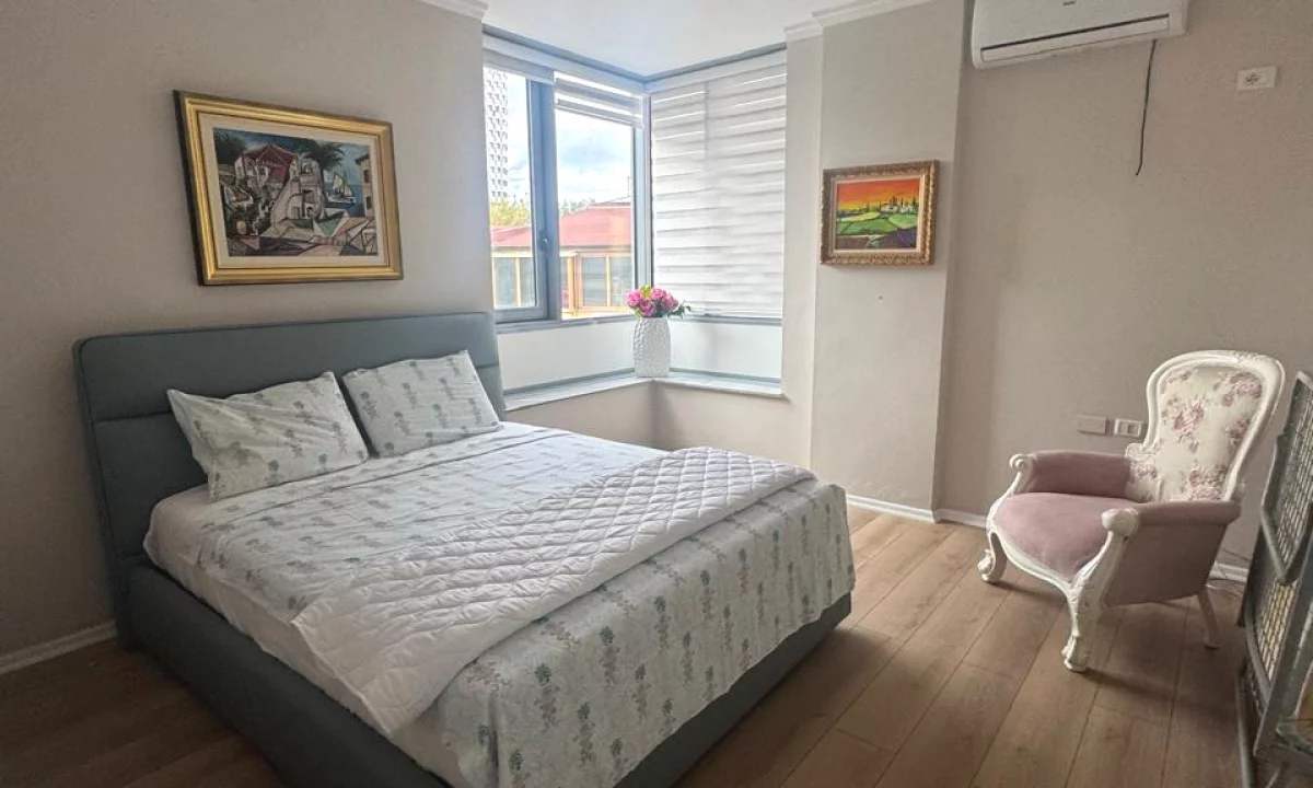 Shtepi me qera Apartament ne Tirane, 2+1, Mobilimi E mobiluar, Pagesa 1,300  Euro.