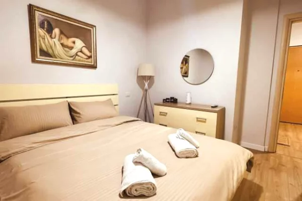 Shtepi me qera 2+1 ne Tirane - 50,000 Leke