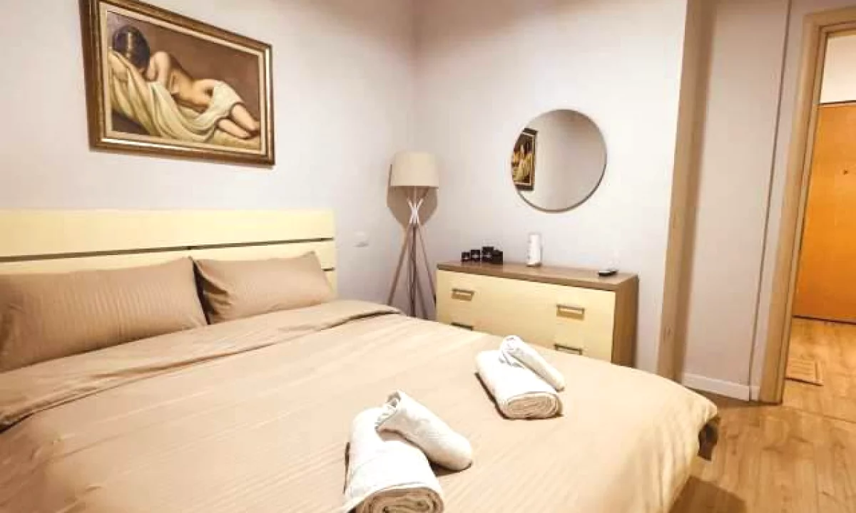 Shtepi me qera Apartament ne Tirane, 2+1, Mobilimi E mobiluar, Pagesa 50,000  Leke.