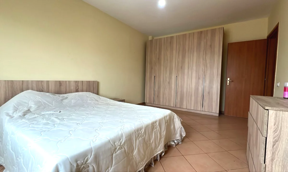 Shtepi me qera Apartament ne Tirane, 2+1, Mobilimi E mobiluar, Pagesa 590  Euro.