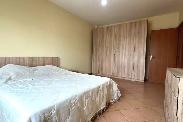 Shtepi me qera 2+1 ne Tirane - 590 Euro