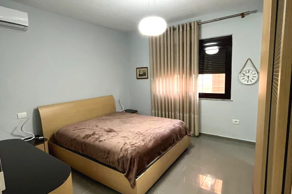 Shtepi me qera 2+1 ne Tirane - 500 Euro