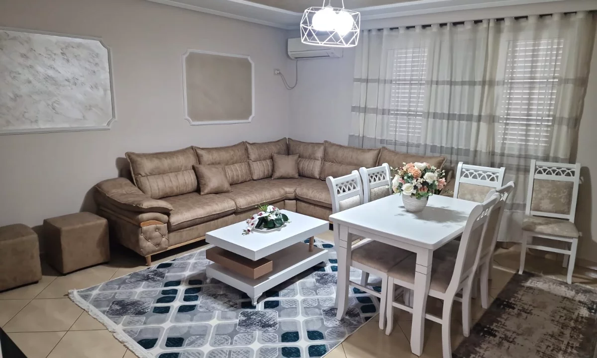 Shtepi me qera Apartament ne Tirane, 2+1, Mobilimi E mobiluar, Pagesa 60,000  Leke.