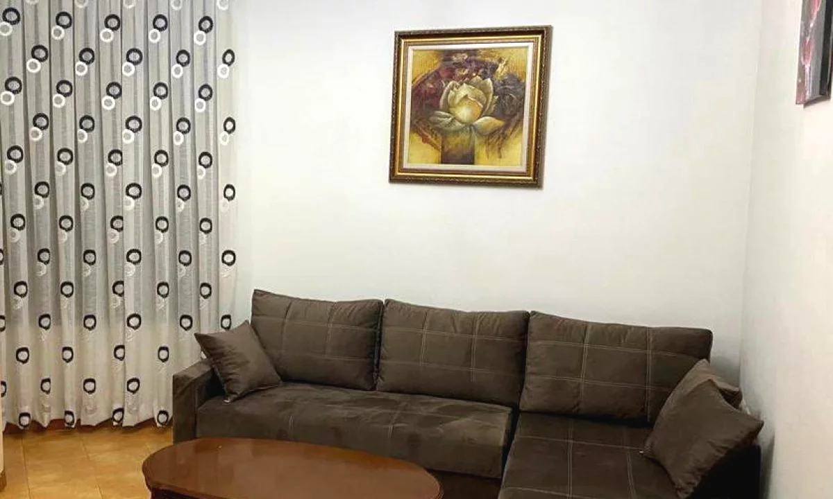 Shtepi me qera Apartament ne Tirane, 2+1, Mobilimi E mobiluar, Pagesa 48,000  Leke.