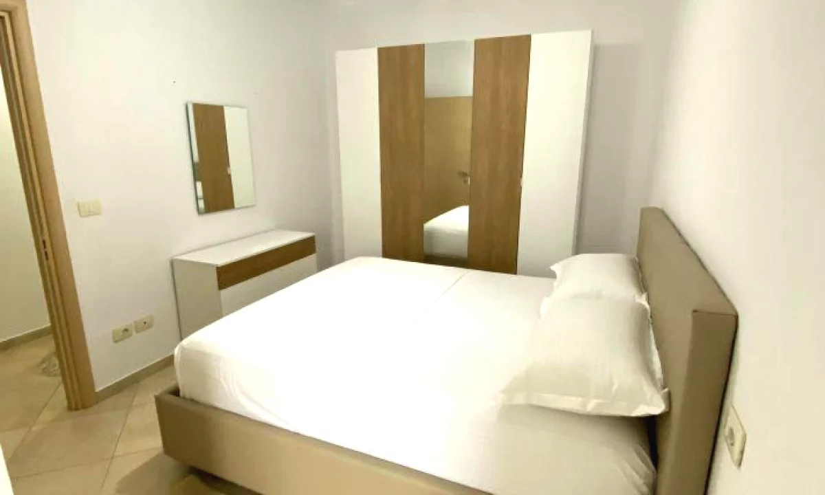 Shtepi me qera Apartament ne Tirane, 2+1, Mobilimi E mobiluar, Pagesa 550  Euro.