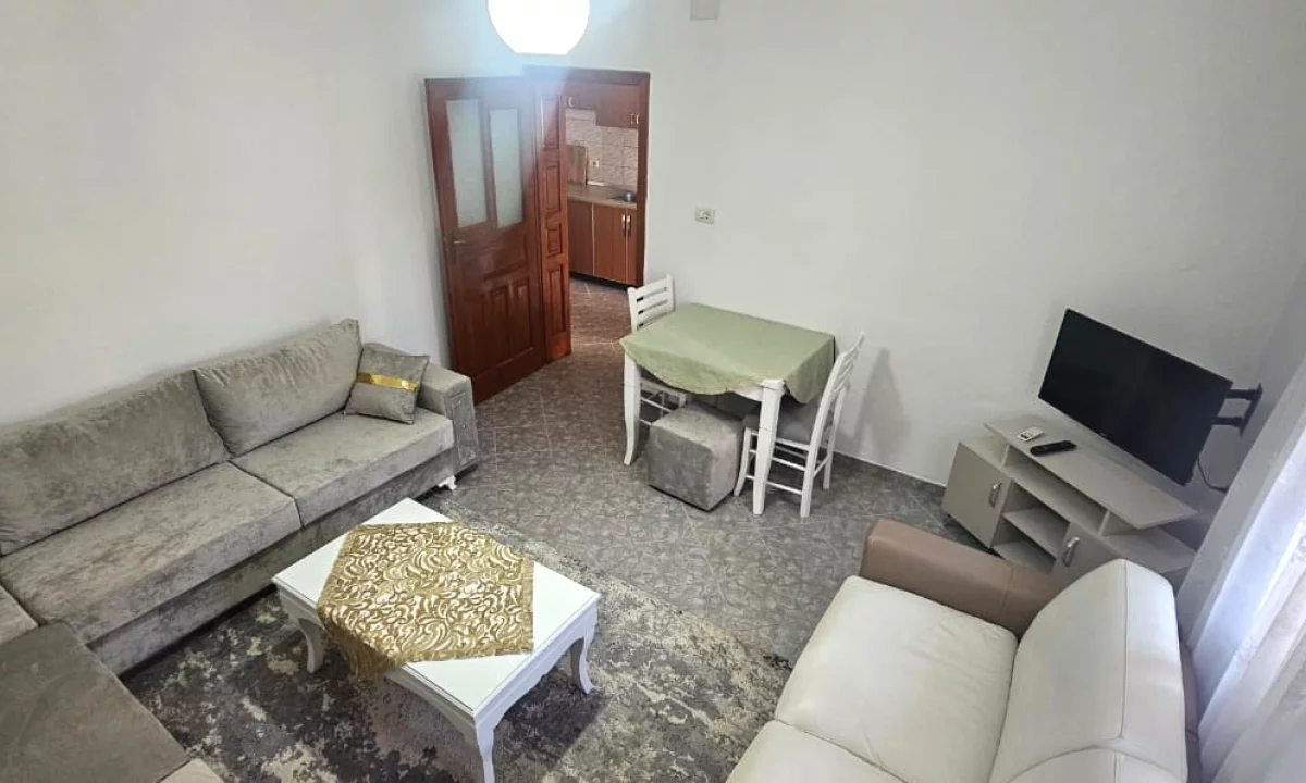 Shtepi me qera Apartament ne Tirane, 1+1, Mobilimi E mobiluar, Pagesa 40,000  Leke.
