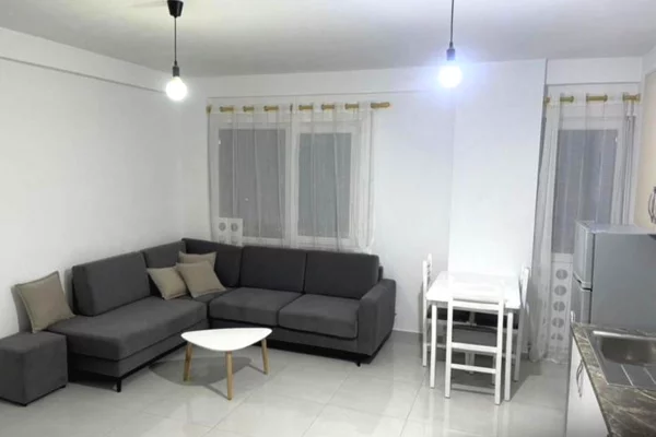 Zona: Astir, jepet me qera apartament 2+1 i mobiluar ne menyre bashkohore !