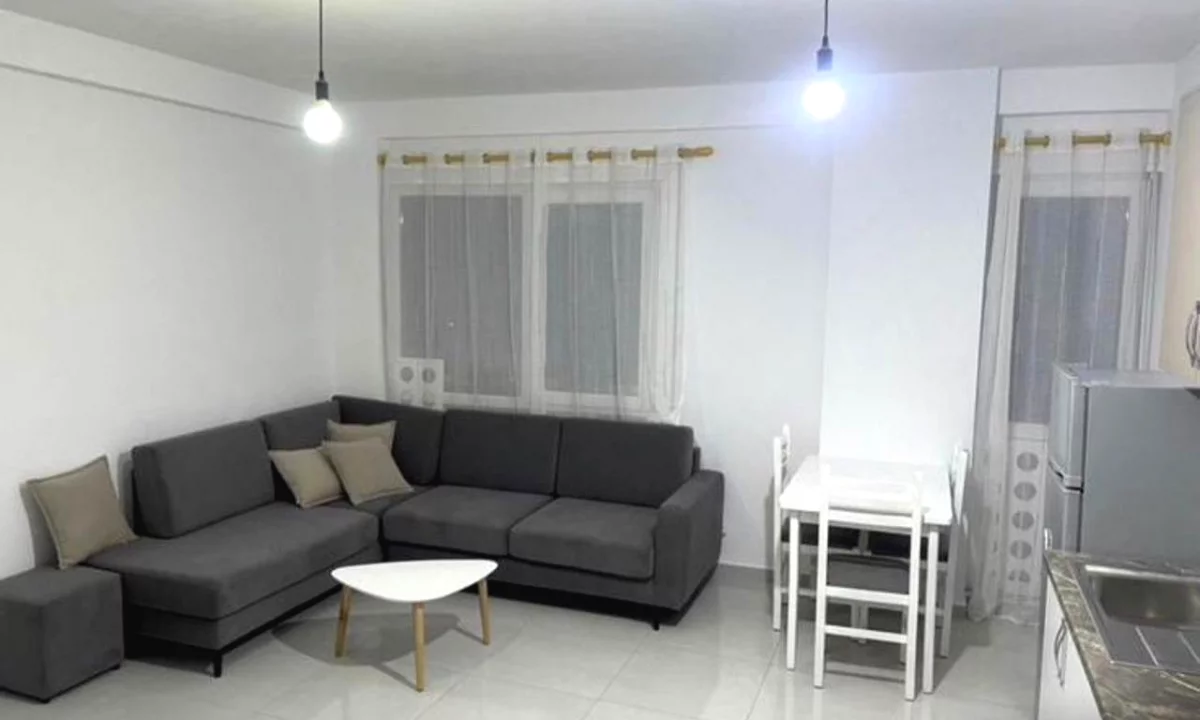 Shtepi me qera Apartament ne Tirane, 2+1, Mobilimi E mobiluar, Pagesa 45,000  Leke.