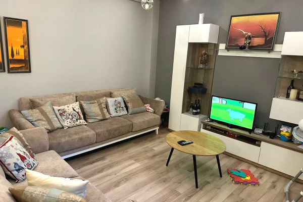 Shtepi me qera 2+1 ne Tirane - 550 Euro