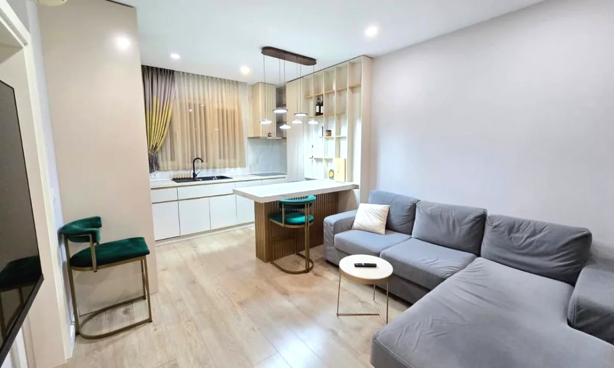 Shtepi me qera Apartament ne Tirane, 2+1, Mobilimi E mobiluar, Pagesa 65,000  Leke.