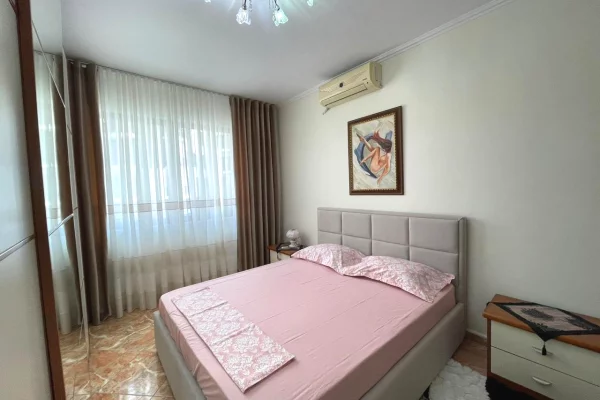 Shtepi me qera 2+1 ne Tirane - 52,000 Leke