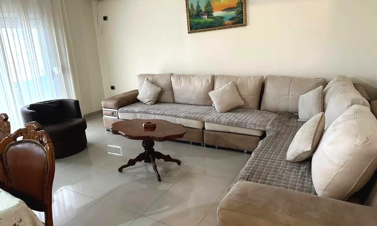 Shtepi me qera Apartament ne Tirane, 2+1, Mobilimi E mobiluar, Pagesa 50,000  Leke.