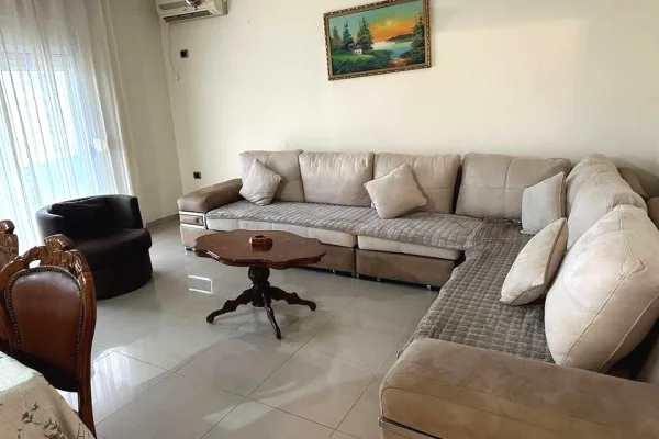 Shtepi me qera 2+1 ne Tirane - 50,000 Leke