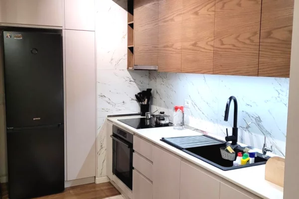 Shtepi me qera 2+1 ne Tirane - 60,000 Leke