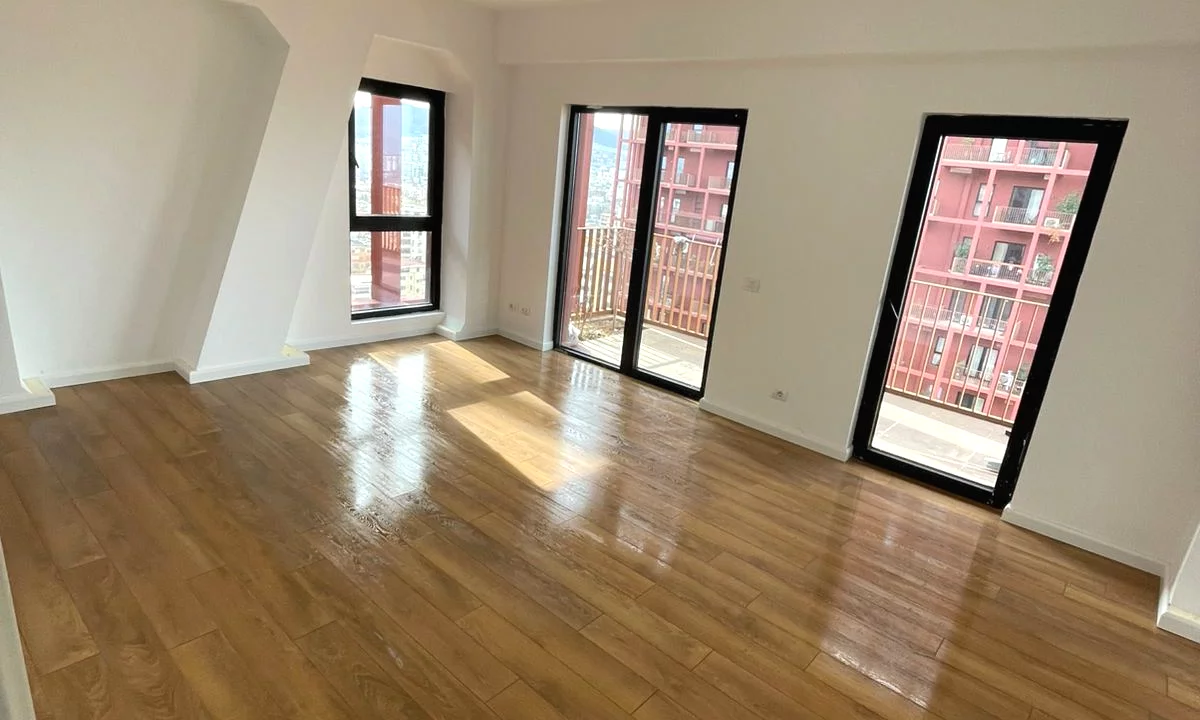 Garden Building Residence, jepet me qera ambient per zyra 2+1+2, 110m2.