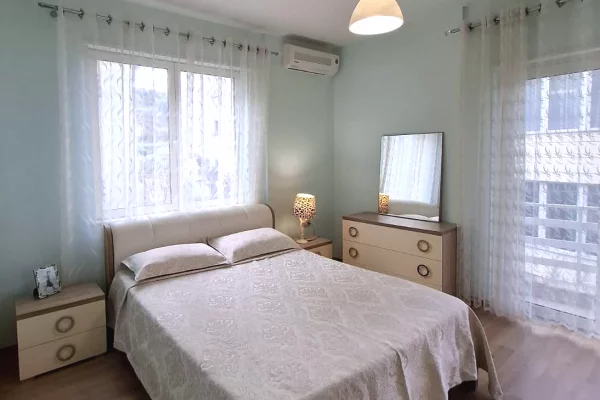 📣Prane Kopshtit Zologjik, jepet me qera apartament 2+1+2 (mundesi parkimi me kosto ekstra)📣