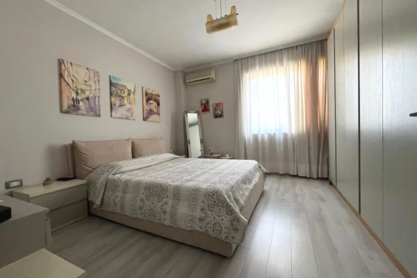 Shtepi me qera 2+1 ne Tirane - 570 Euro