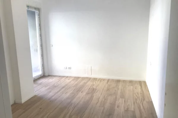 Ambient biznesi me qera 3+1 ne Tirane - 600 Euro