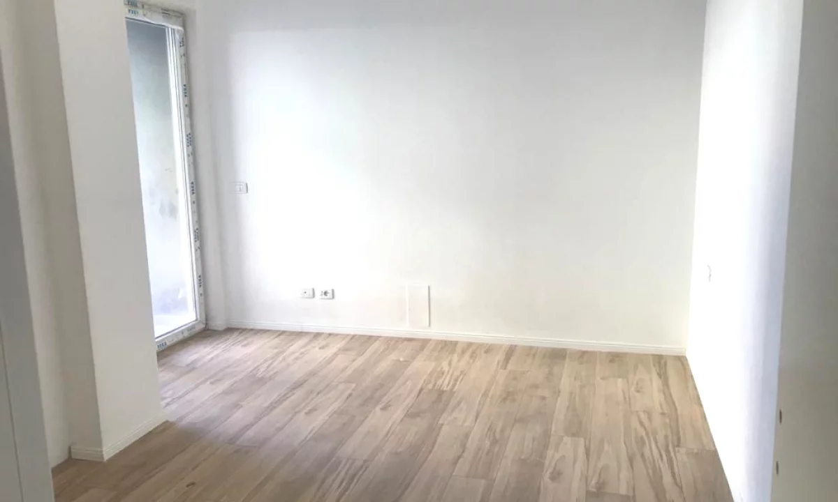 Ambient per Zyra ne Bllok , Rruga Vaso Pasha!