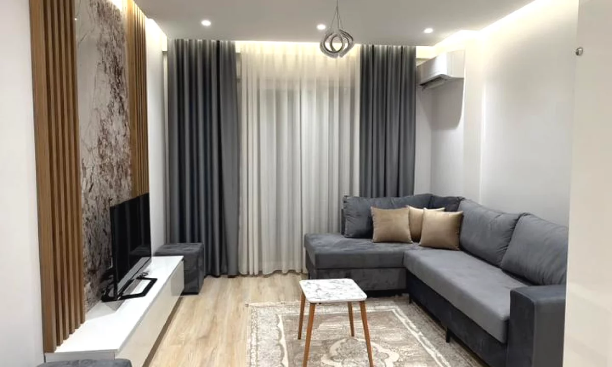 Shtepi me qera Apartament ne Tirane, 1+1, Mobilimi E mobiluar, Pagesa 550  Euro.