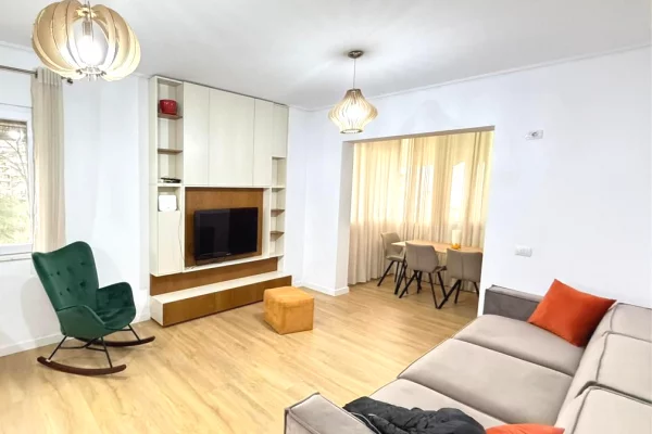 Zona : Liqeni i Thate, jepet me qera apartament 2+1+2 i arreduar!