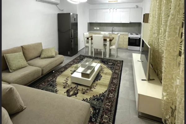 Shtepi me qera 2+1 ne Tirane - 60,000 Leke