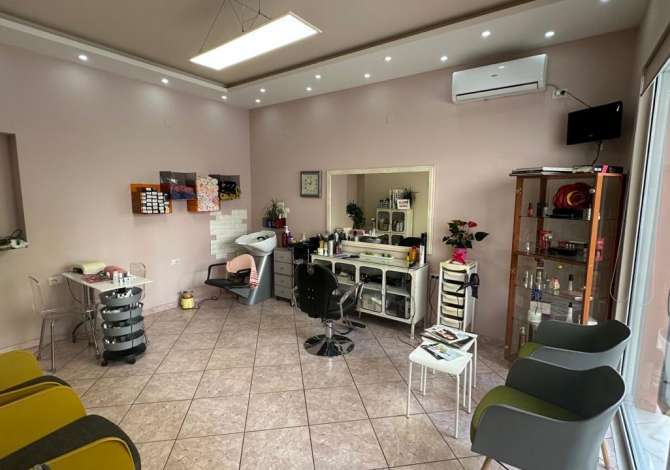 Ambient biznesi me qera 1+1 ne Tirane - 35,000 Leke