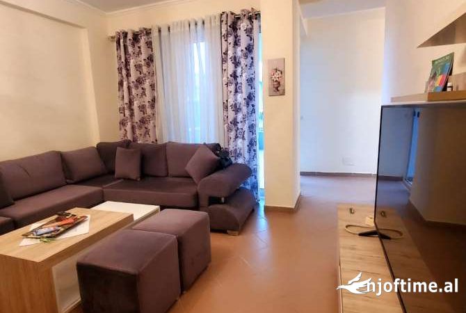 Shtepi me qera 2+1 ne Tirane - 400 Euro