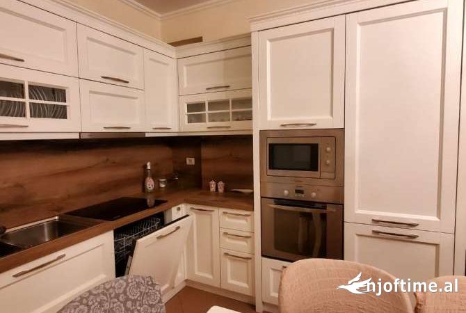 Shtepi me qera 2+1 ne Tirane - 400 Euro