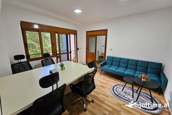 Ambient biznesi me qera 3+1 ne Tirane - 900 Euro
