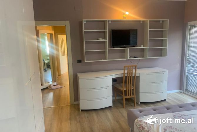 Shtepi me qera 2+1 ne Tirane - 900 Euro