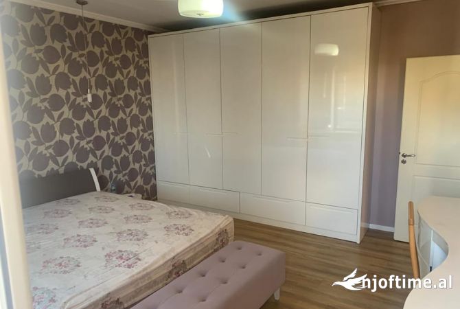 Shtepi me qera 2+1 ne Tirane - 900 Euro