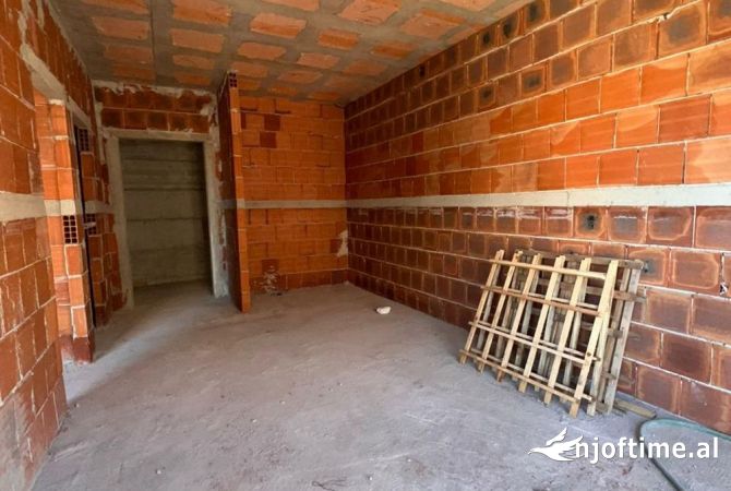 Shtepi ne shitje 1+1 ne Tirane - 75,000 Euro