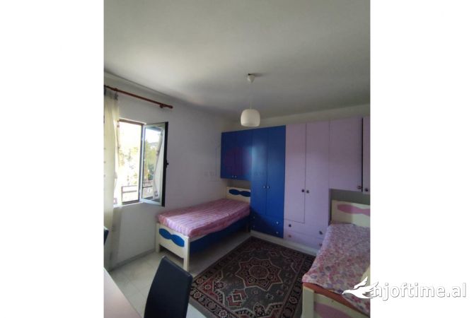 Shtepi me qera 2+1 ne Tirane - 450 Euro