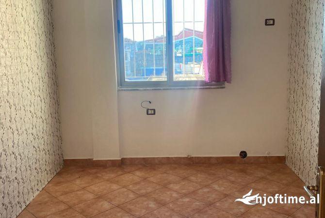 Shtepi me qera 2+1 ne Tirane - 250 Euro