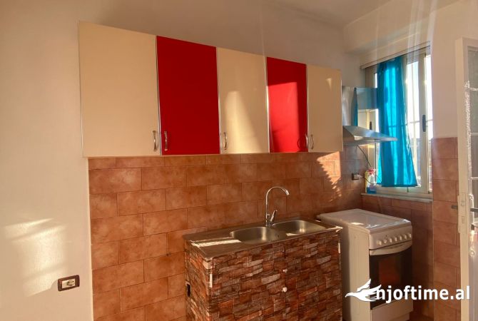 Shtepi me qera 2+1 ne Tirane - 250 Euro