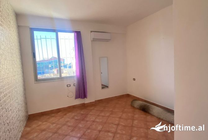 Shtepi me qera 2+1 ne Tirane - 250 Euro