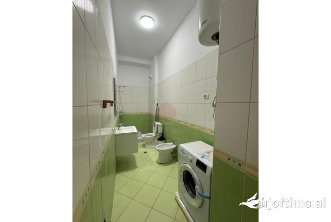 Shtepi ne shitje Apartament ne Tirane, 2+1, Mobilimi E mobiluar, Pagesa 145,000  Euro.