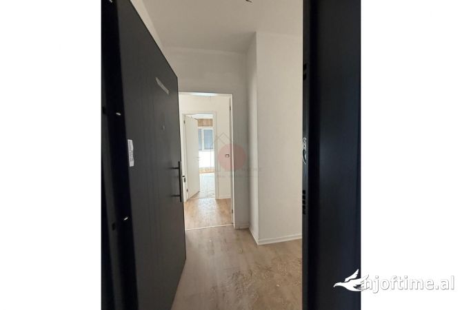 Shtepi ne shitje Apartament ne Tirane, 1+1, Mobilimi Bosh, pa mobiluar, Pagesa 202,000  Euro.