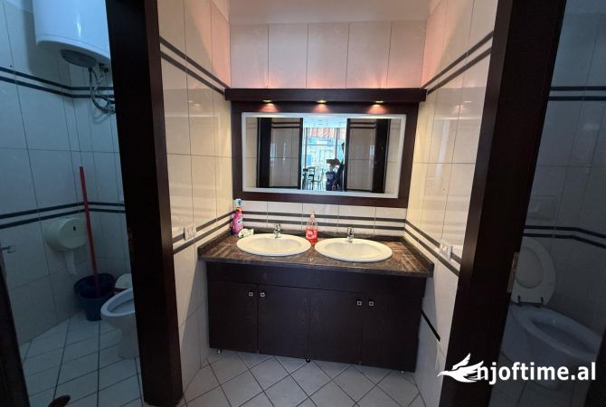 Lokal per shitje ne Plazh Durres 134 m2