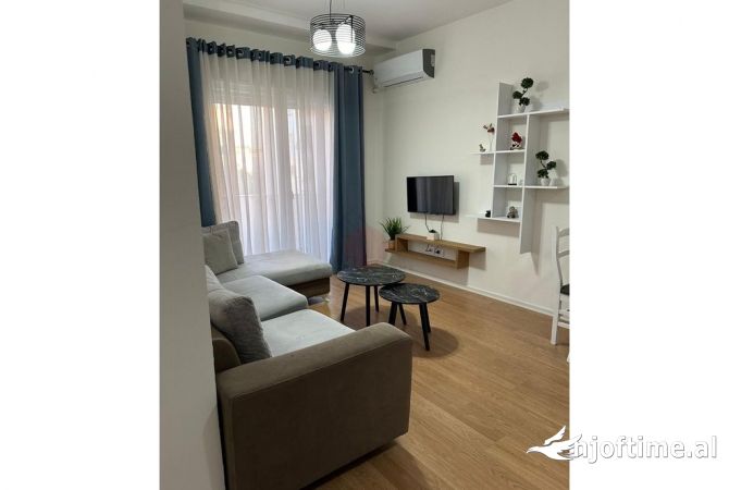 Shtepi me qera Apartament ne Tirane, 1+1, Mobilimi E mobiluar, Pagesa 500  Euro.