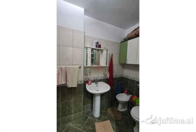 Shtepi me qera Apartament ne Tirane, 1+1, Mobilimi E mobiluar, Pagesa 420  Euro.