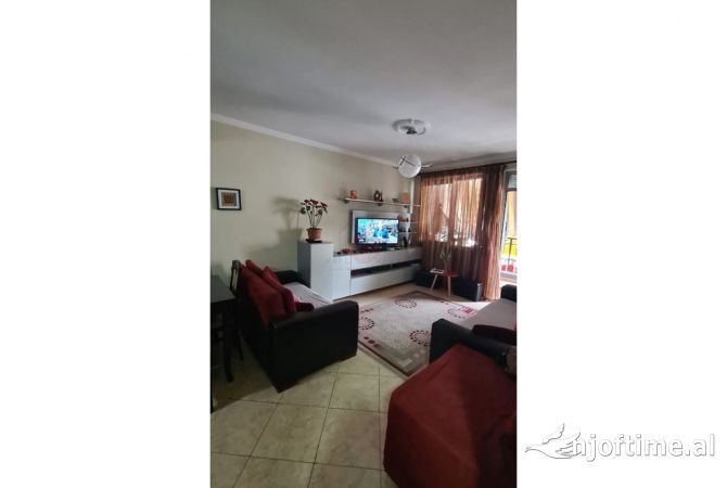 Shtepi me qera 1+1 ne Tirane - 420 Euro
