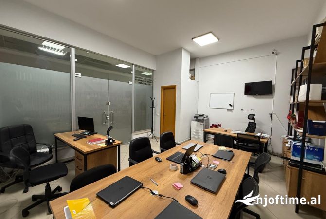 Ambient biznesi me qera 3+1 ne Tirane - 350 Euro