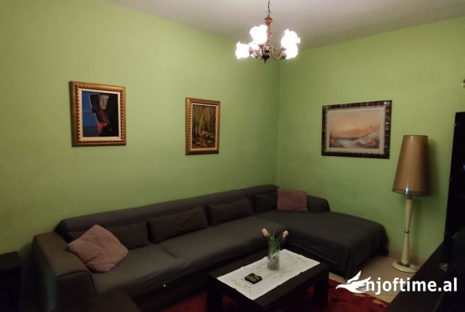 Shtepi me qera 2+1 ne Tirane - 450 Euro