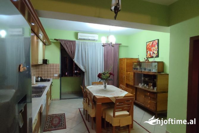Shtepi me qera 2+1 ne Tirane - 450 Euro