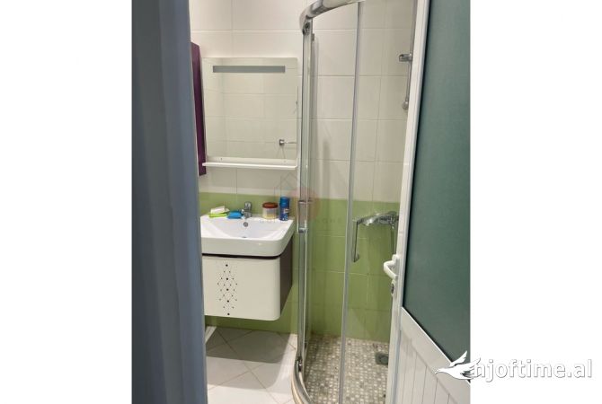 Shtepi me qera Apartament ne Tirane, 1+1, Mobilimi E mobiluar, Pagesa 400  Euro.