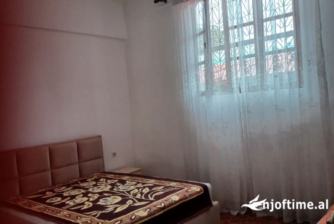 Shtepi me qera Apartament ne Tirane, 1+1, Mobilimi E mobiluar, Pagesa 350  Euro.